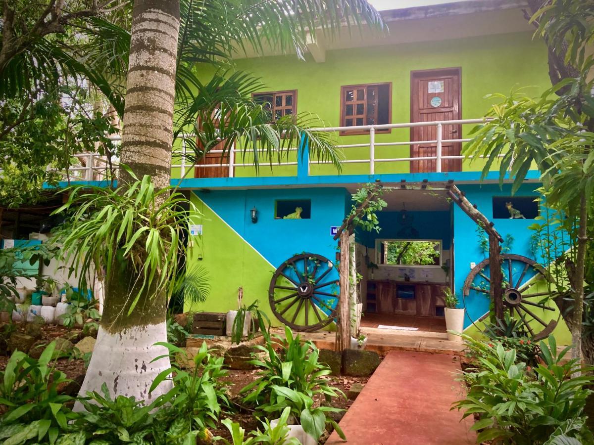 Yaxche Centro Hostal Y Camping Bacalar Ngoại thất bức ảnh