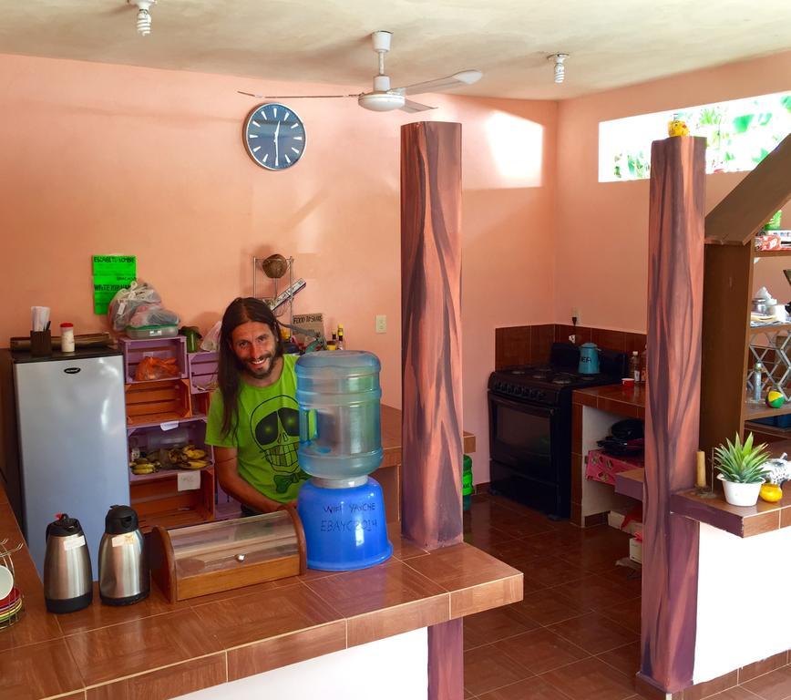 Yaxche Centro Hostal Y Camping Bacalar Ngoại thất bức ảnh