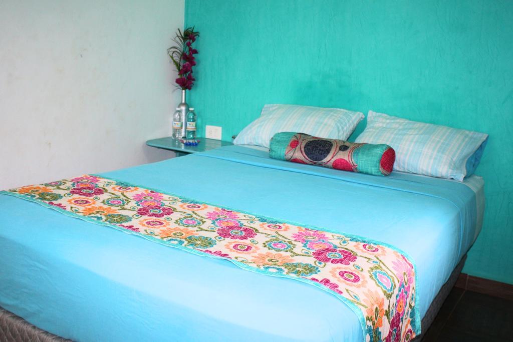 Yaxche Centro Hostal Y Camping Bacalar Ngoại thất bức ảnh