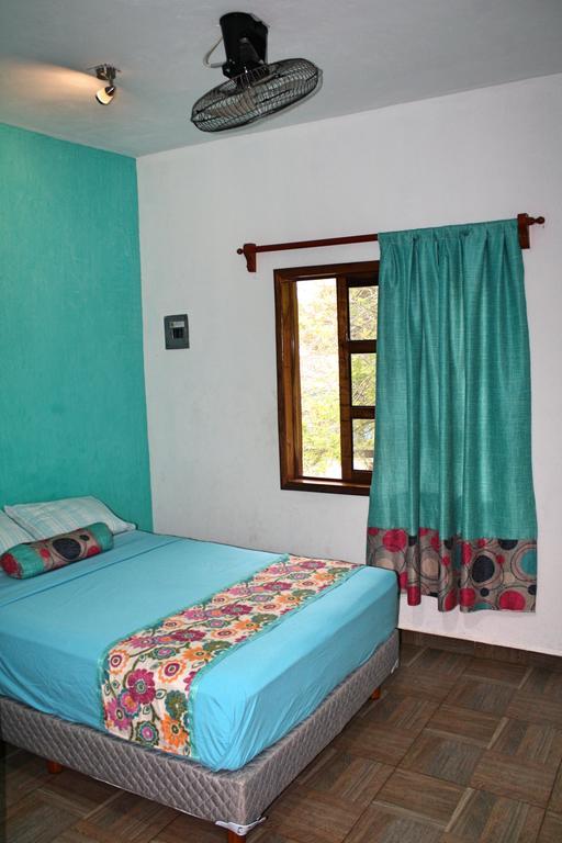 Yaxche Centro Hostal Y Camping Bacalar Ngoại thất bức ảnh