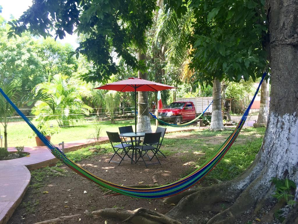 Yaxche Centro Hostal Y Camping Bacalar Ngoại thất bức ảnh