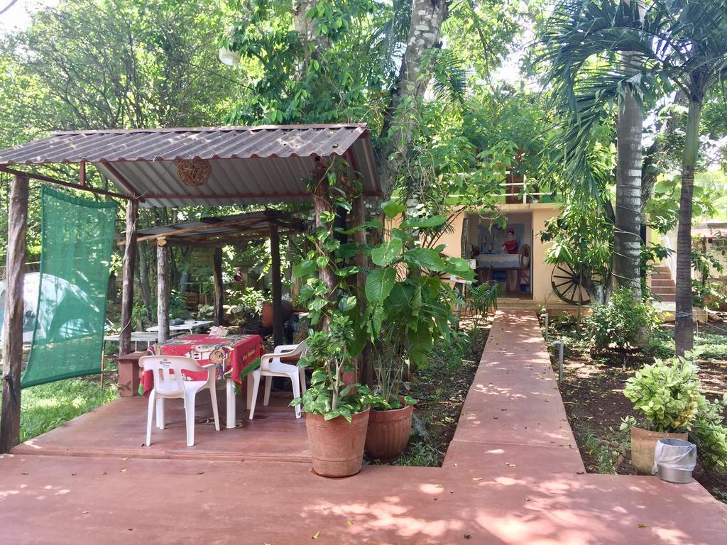 Yaxche Centro Hostal Y Camping Bacalar Ngoại thất bức ảnh